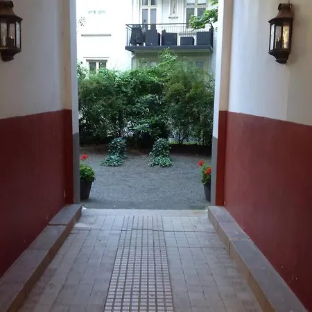 Apartment Just Behind The Royal Palace *