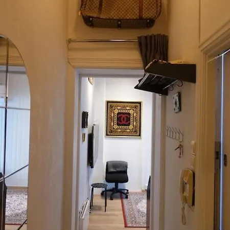 Apartment Just Behind The Royal Palace Oslo