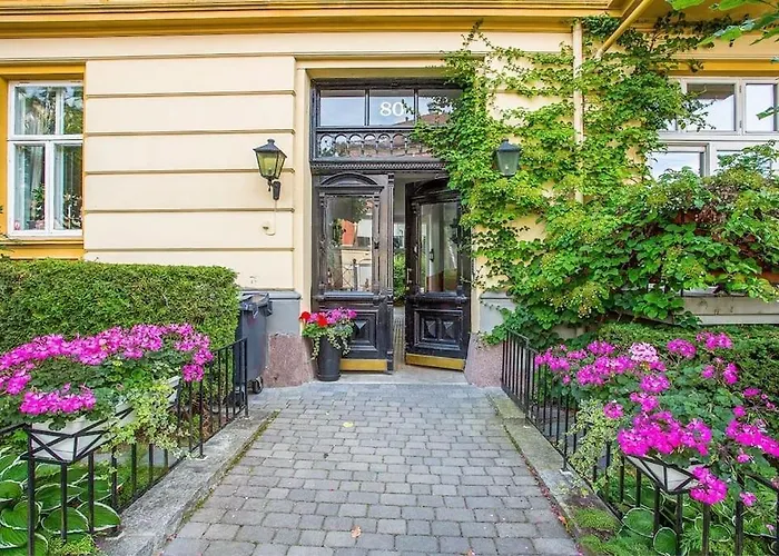 Апартаменты Just Behind The Royal Palace *