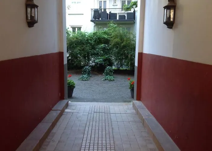Апартаменты Just Behind The Royal Palace *